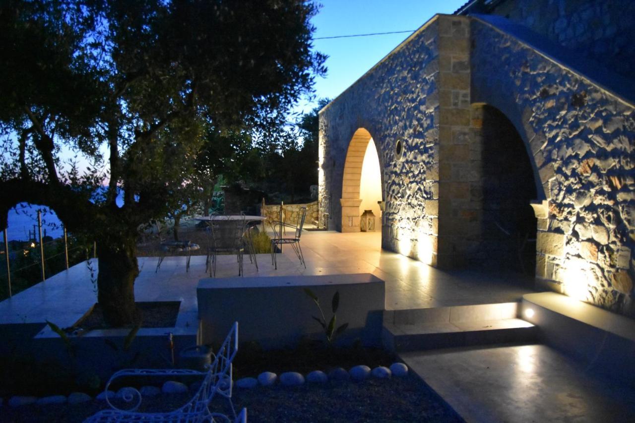 Villa Athina'S Stone House In Kardamyli Exterior foto