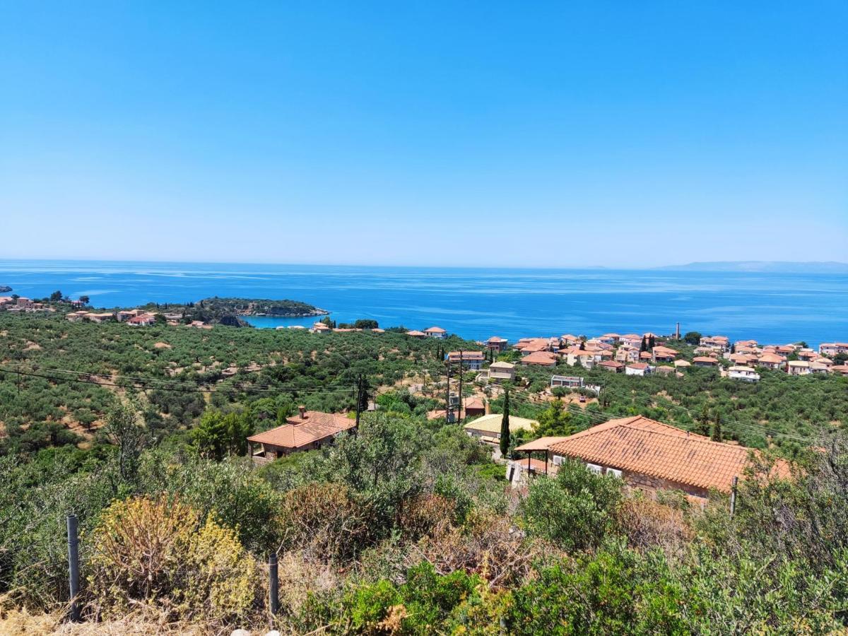 Villa Athina'S Stone House In Kardamyli Exterior foto