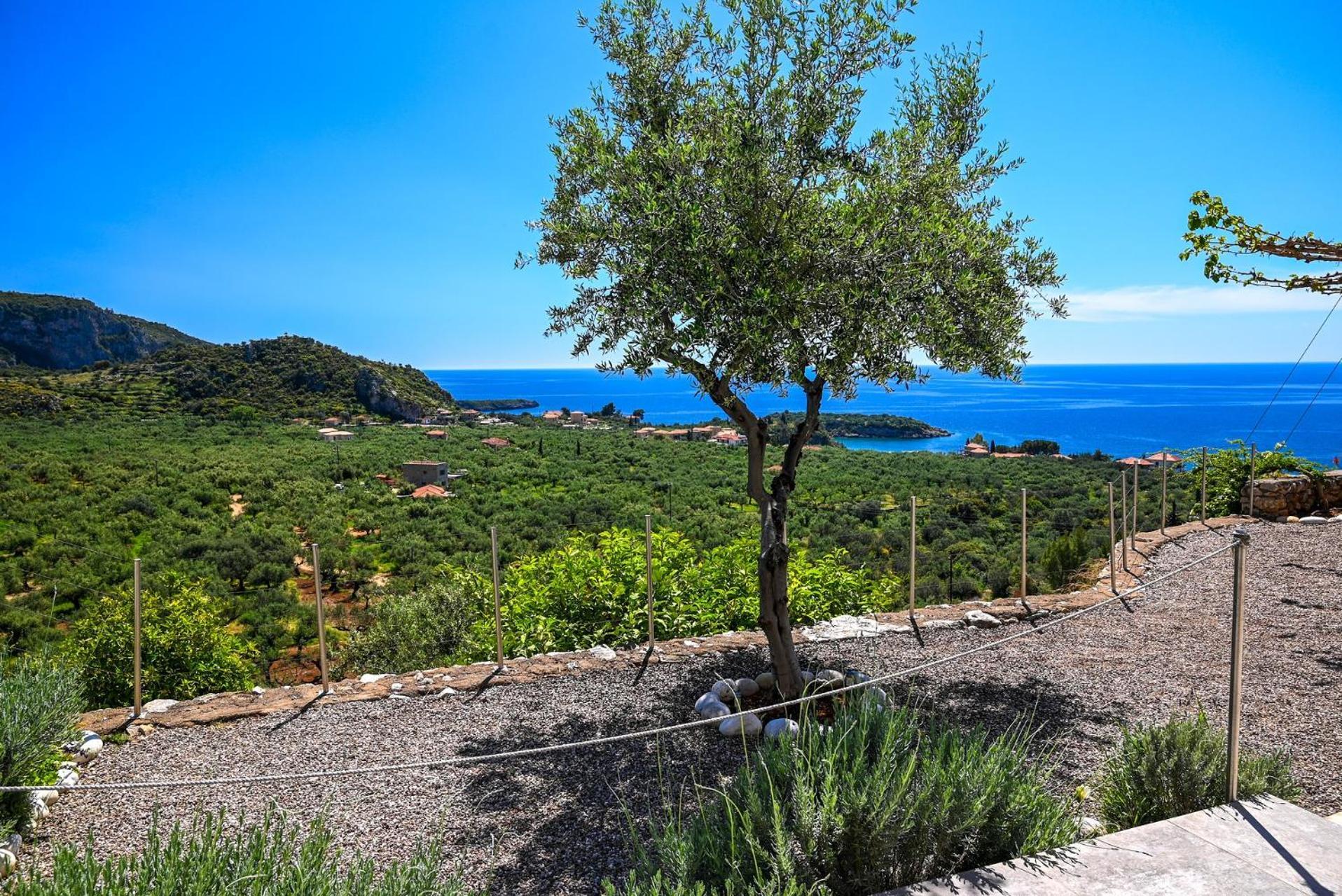 Villa Athina'S Stone House In Kardamyli Exterior foto