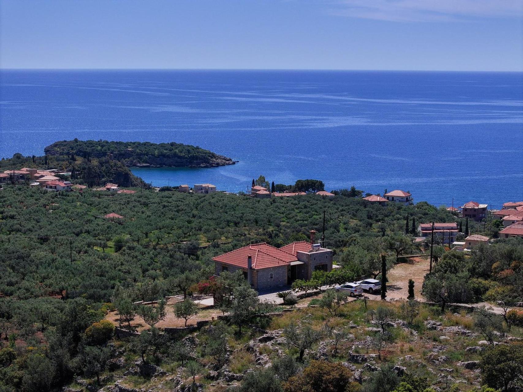 Villa Athina'S Stone House In Kardamyli Exterior foto