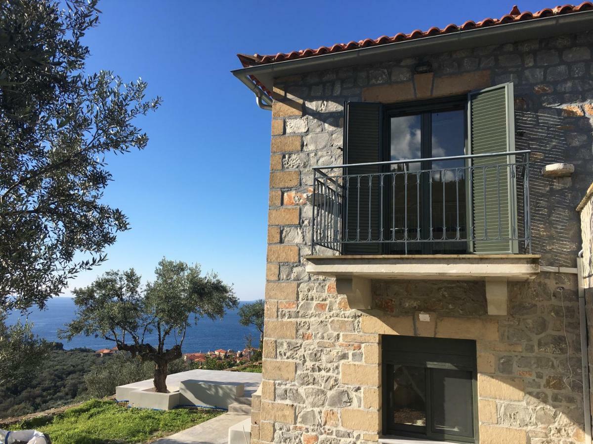 Villa Athina'S Stone House In Kardamyli Exterior foto