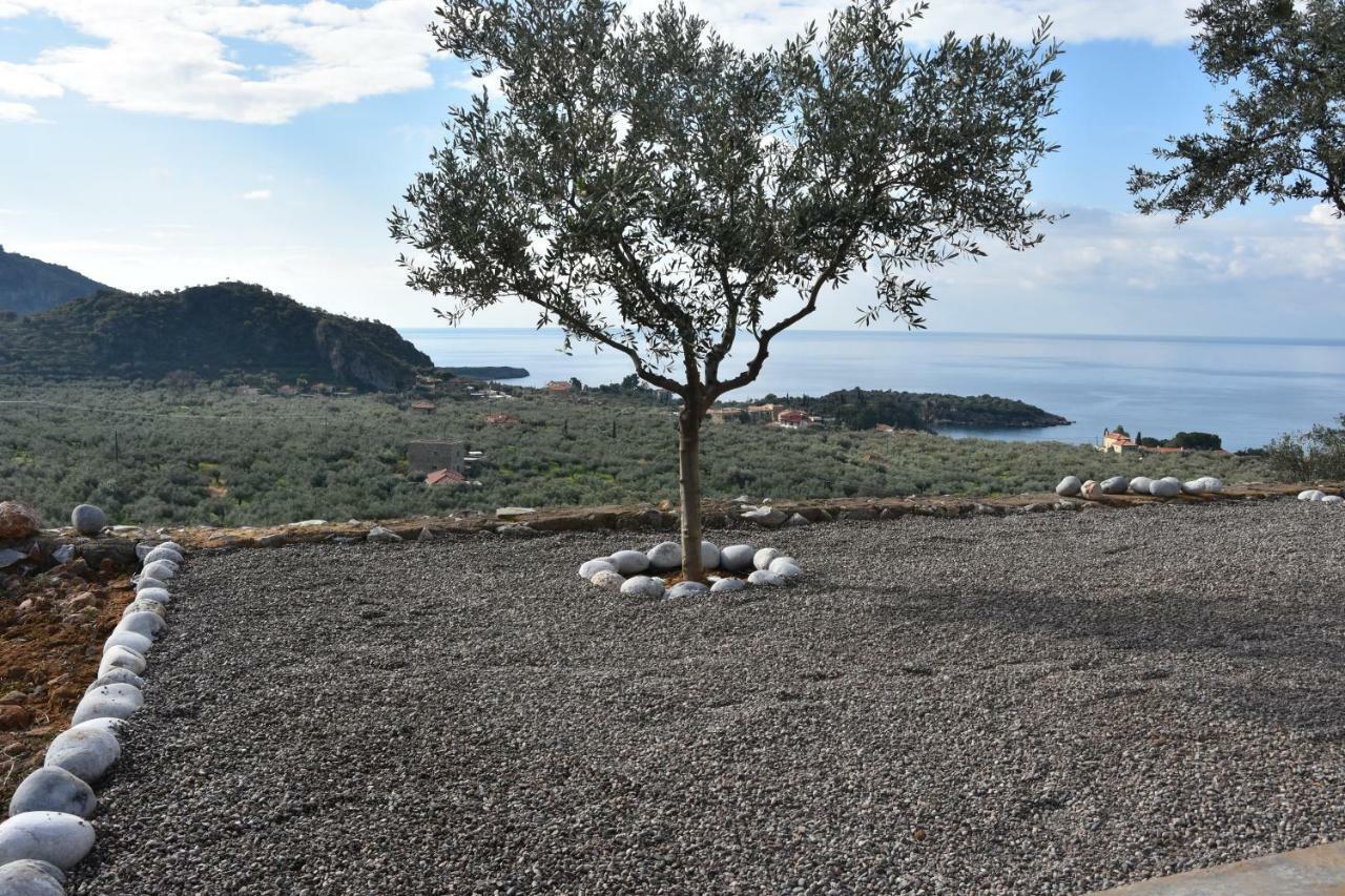 Villa Athina'S Stone House In Kardamyli Exterior foto