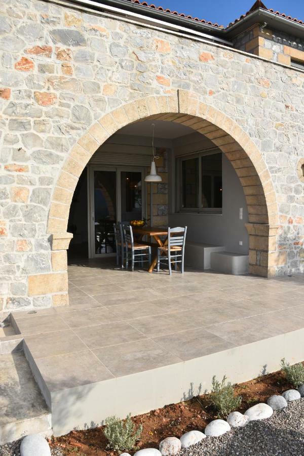 Villa Athina'S Stone House In Kardamyli Exterior foto